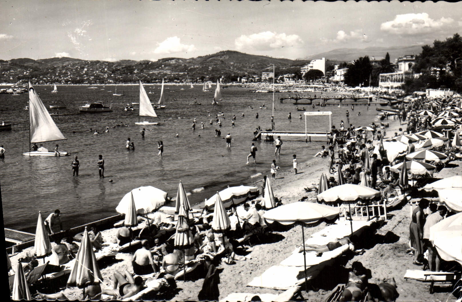 CPM Juan Les Pins La Plage