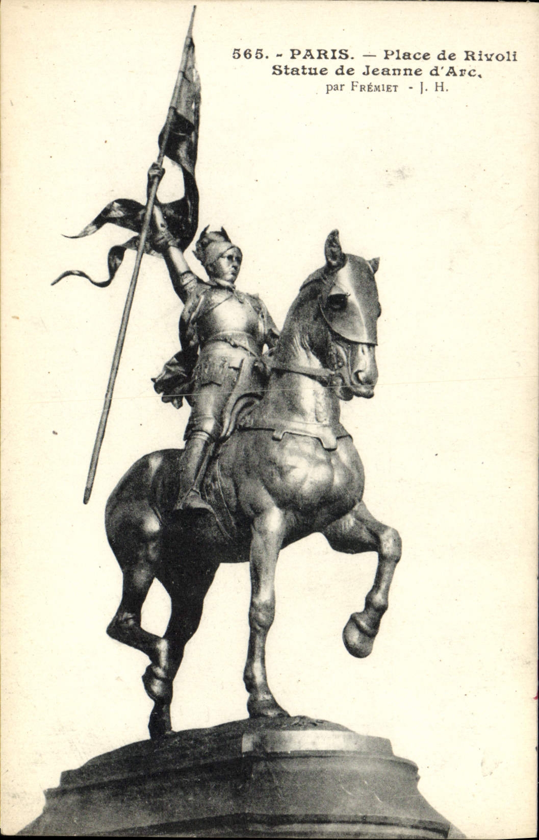 CPA Paris Place De Rivoli Statue De Jeanne d'Arc