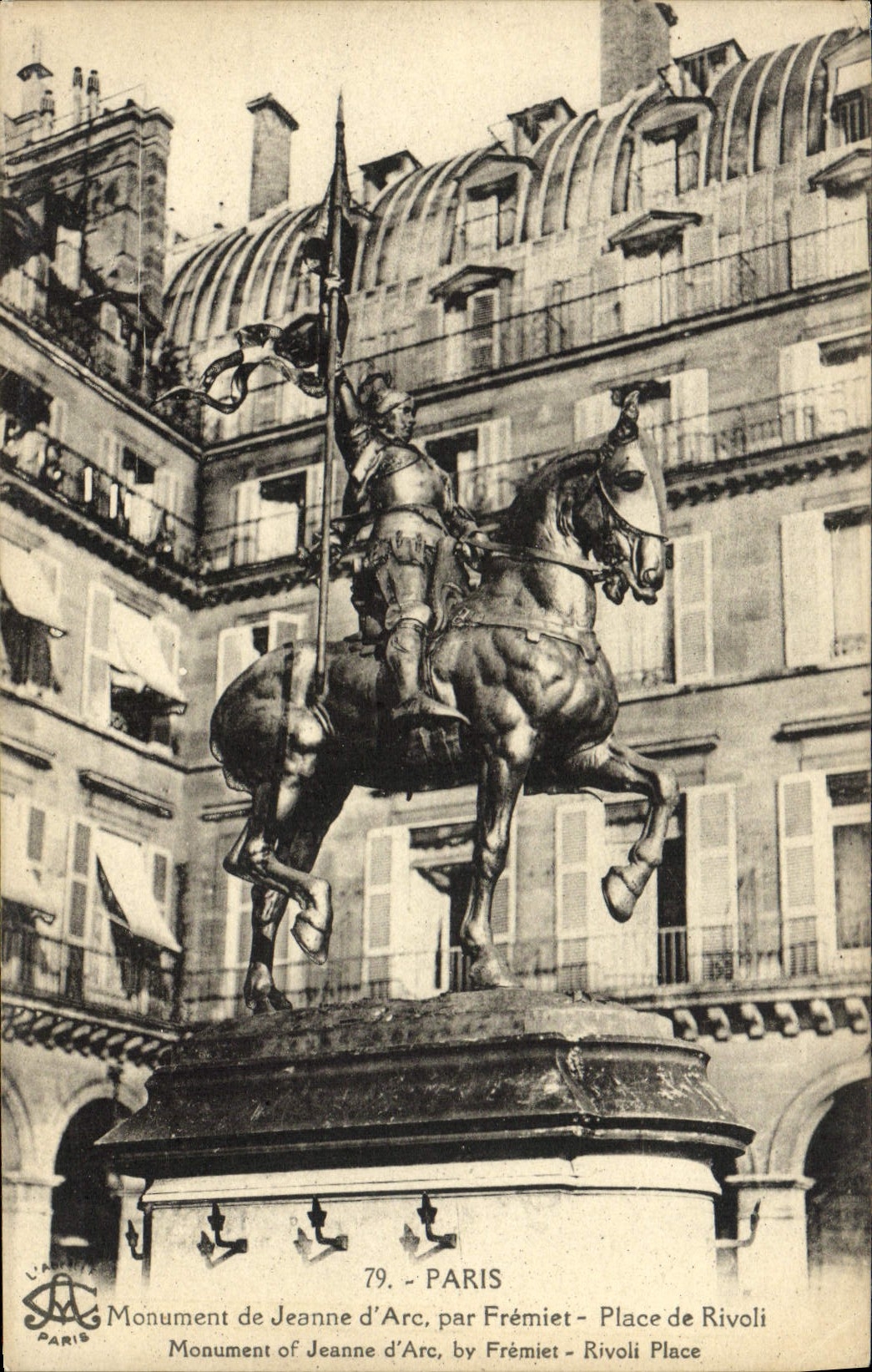 CPA Paris Monument De Jeanne d'Arc Par FRemiet Place De Rivoli