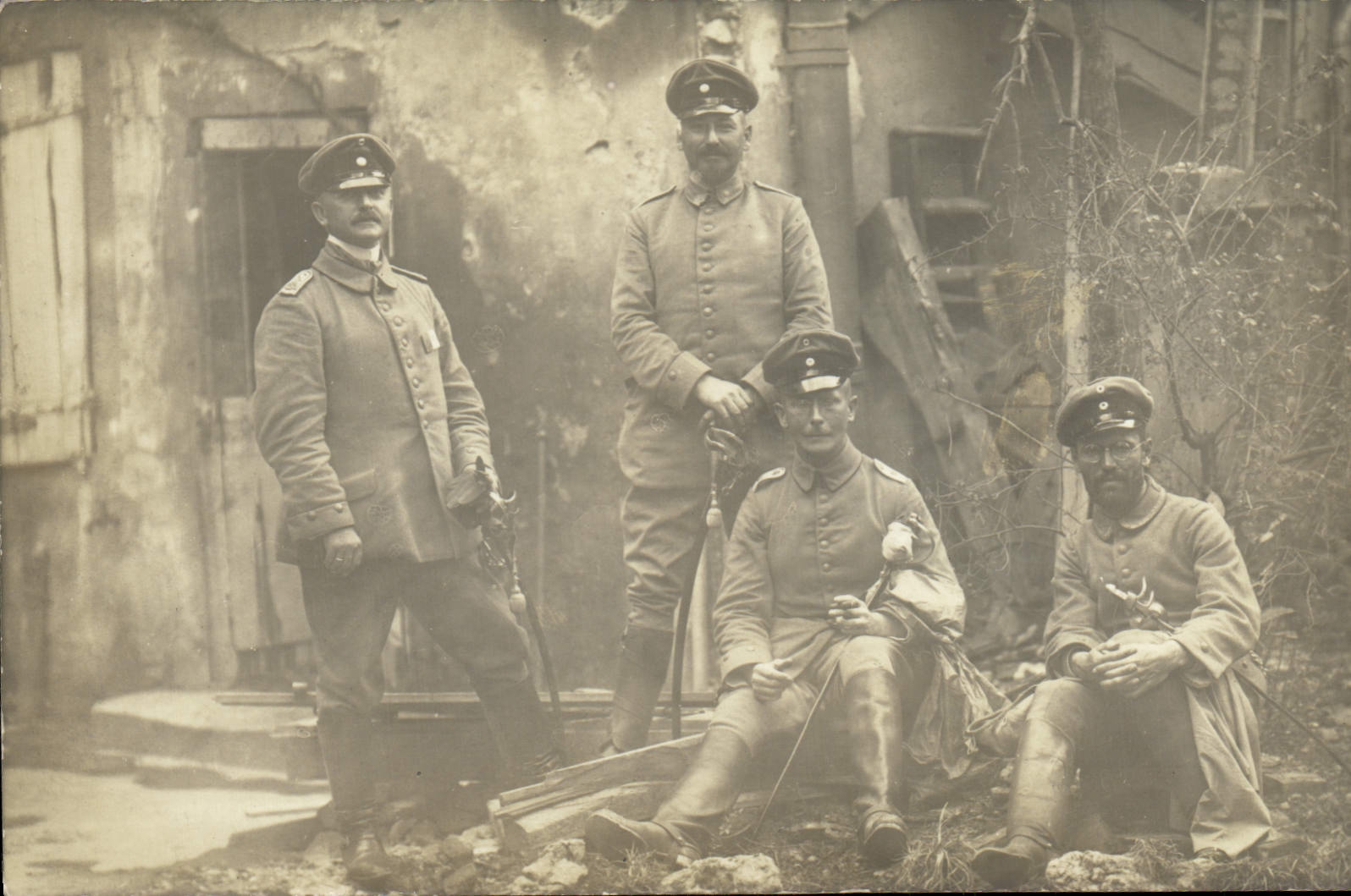 CARTE PHOTO Soldats Officiers allemands Militaria