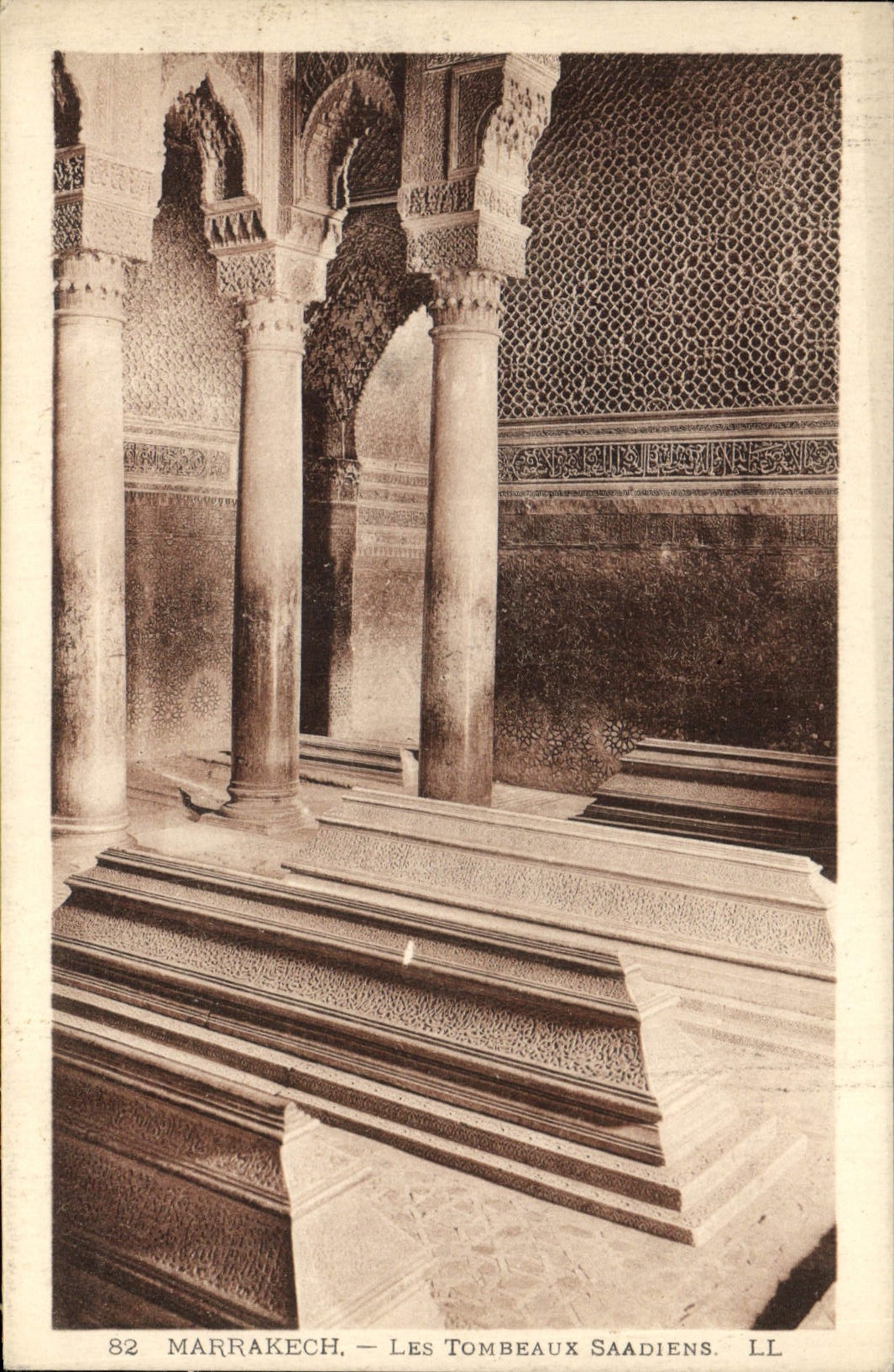 VINTAGE POSTCARD Marrakech the Saadiens Tombs