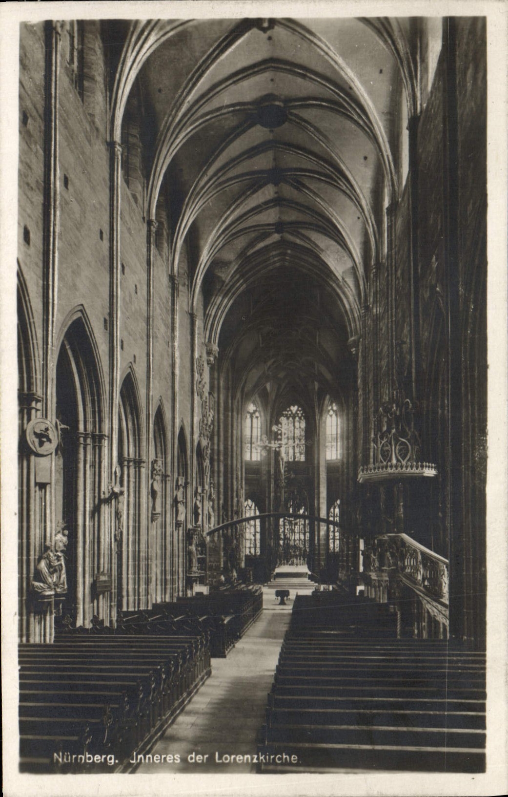 VINTAGE POSTCARD Nurnberg Inneres der Lorenzkirche