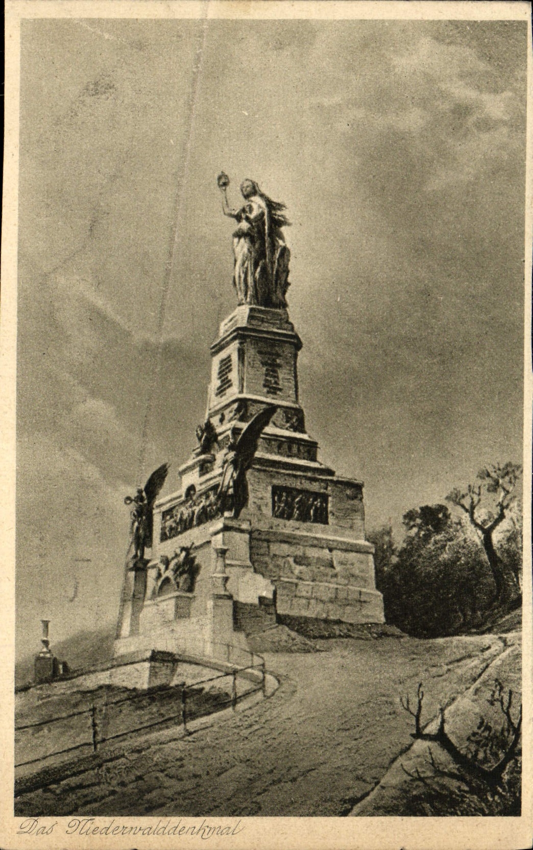 POSTAL Das Niederwalddenkmal de la VENDIMIA