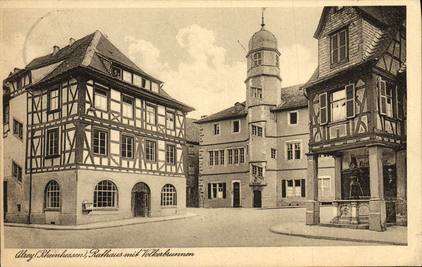VINTAGE POSTCARD Alzey Rathaus put Volkerbrunnen