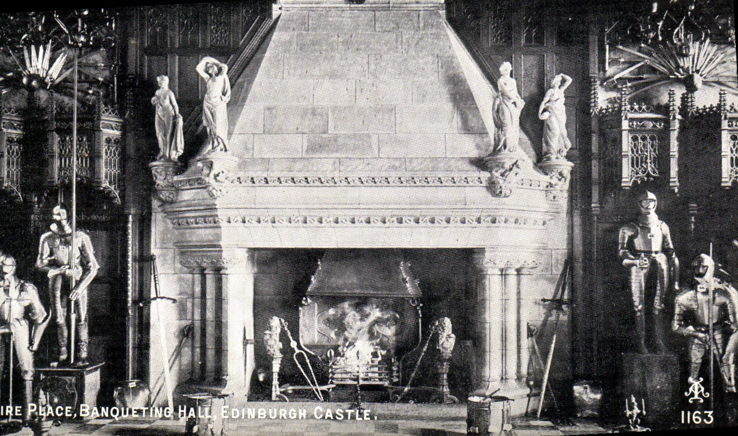 VINTAGE POSTCARD Fire Places Banqueting Hall Edinburg Castle