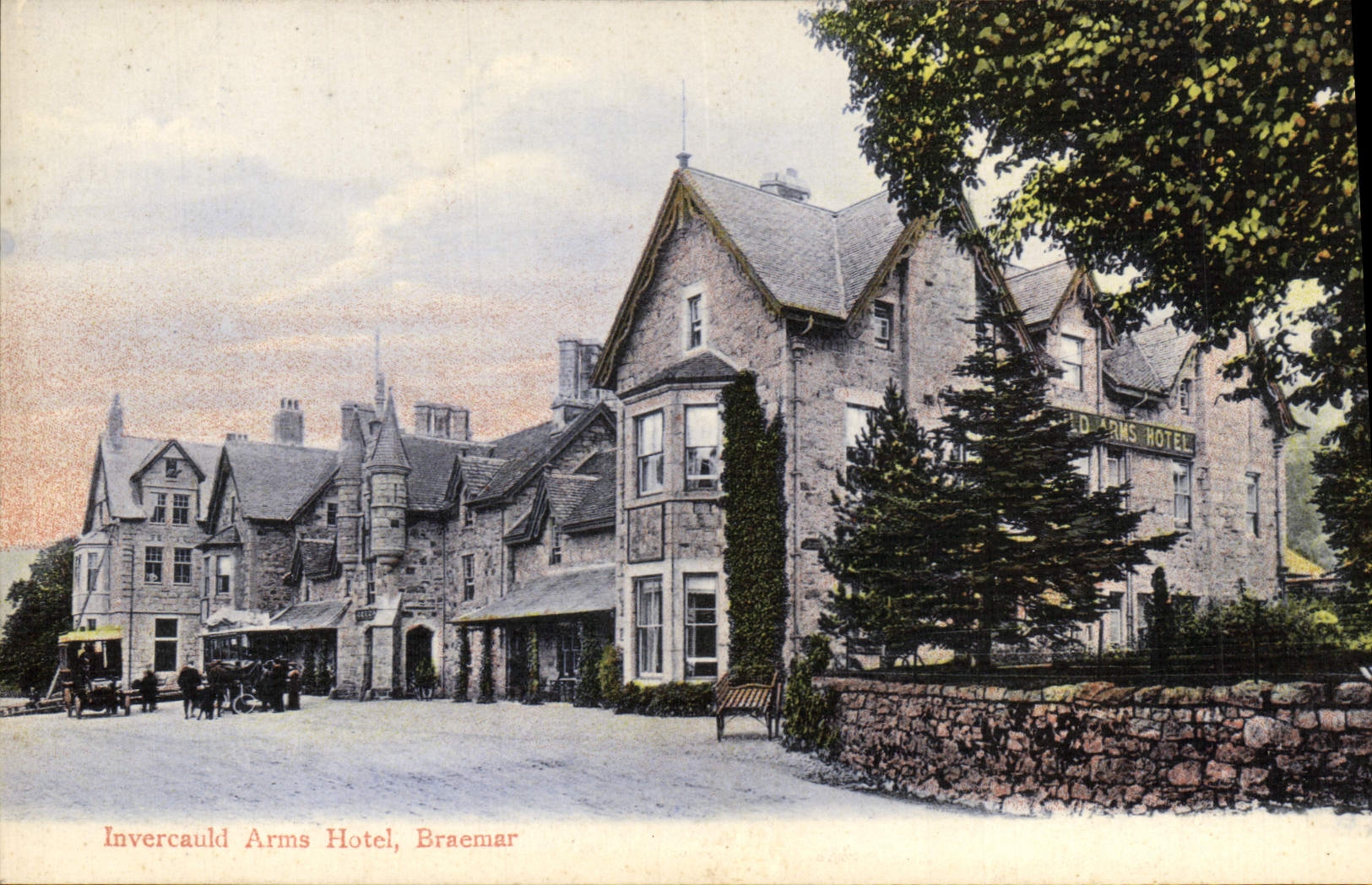VINTAGE POSTCARD Invercauld Arms Braemar Hotel
