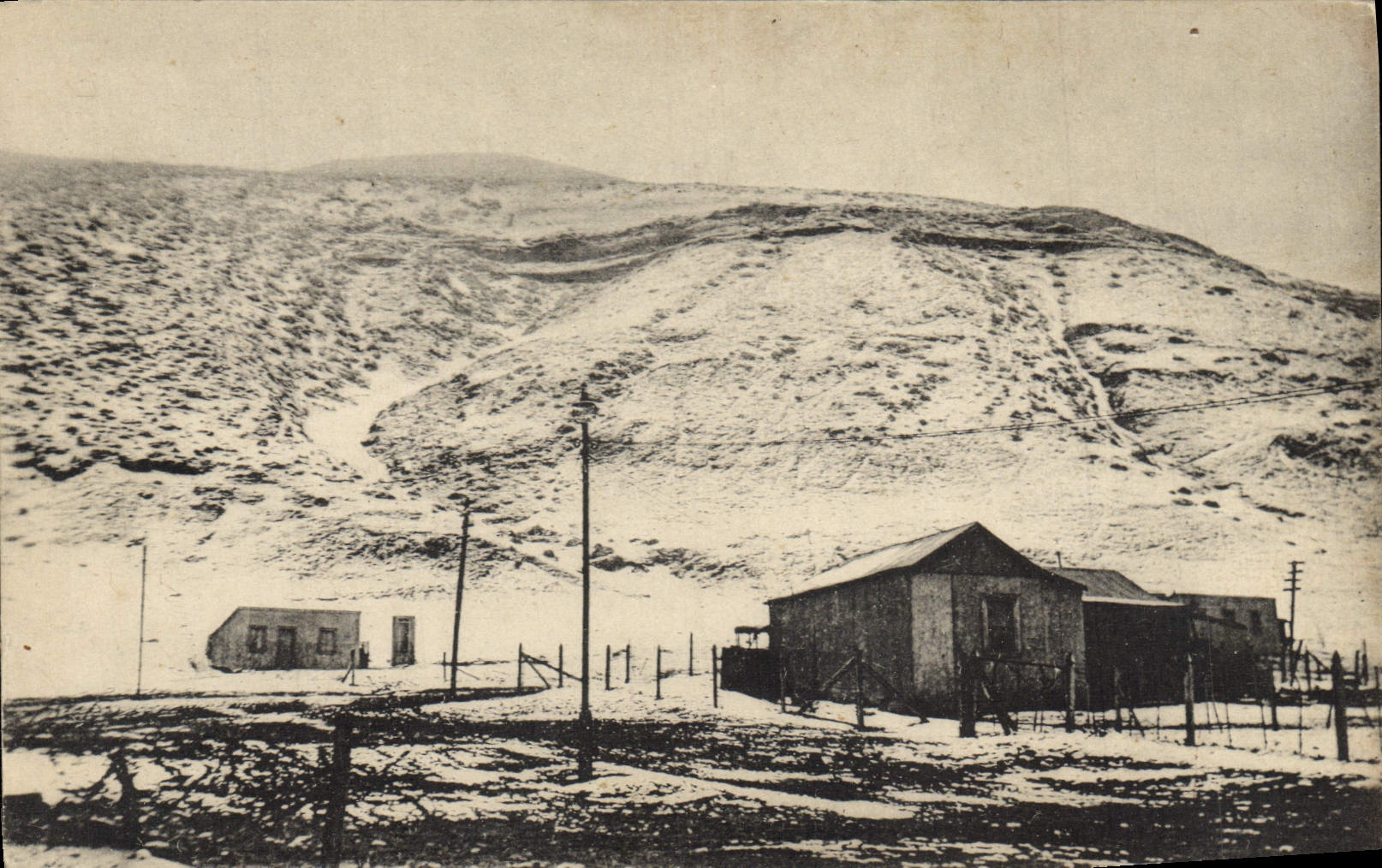 CPA Baraques dans la neige