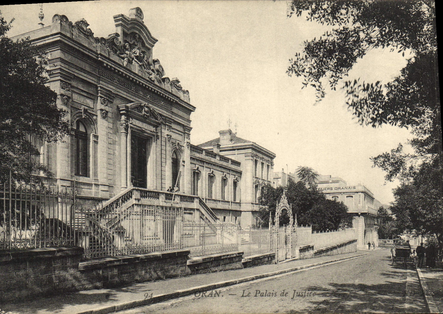 CPA Oran Le Palais De Justice Publicite Lejeune Tailleur