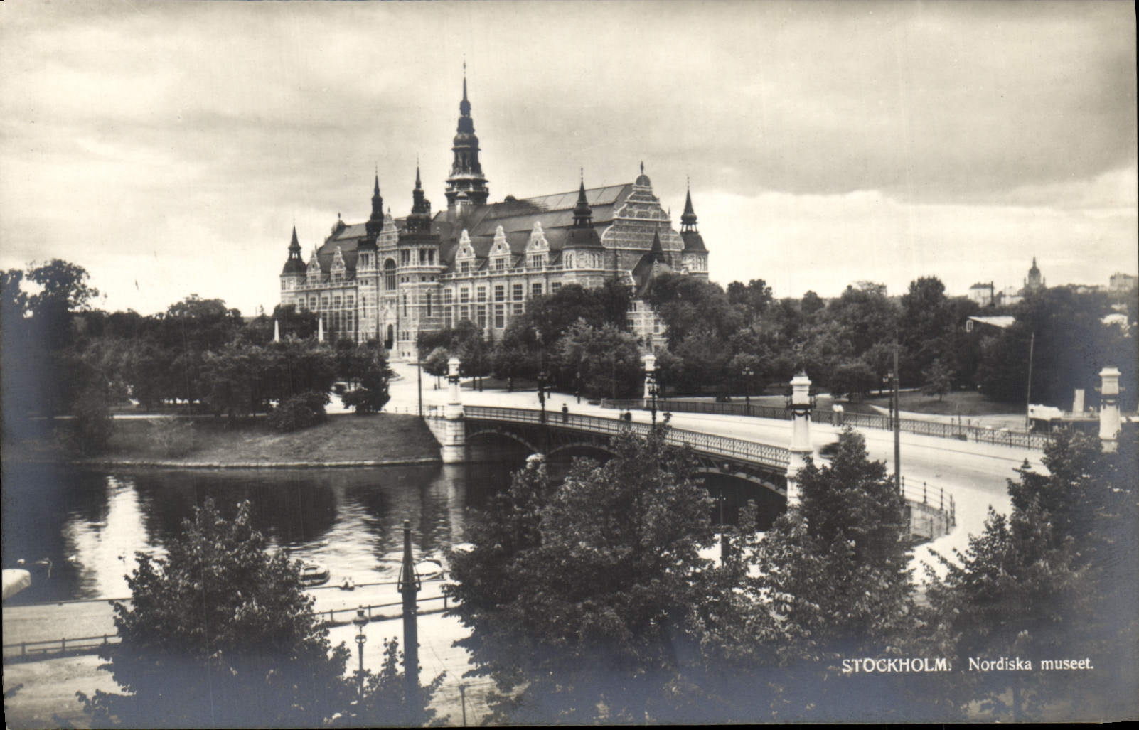 VINTAGE POSTCARD Stockholm Nordiska Museet