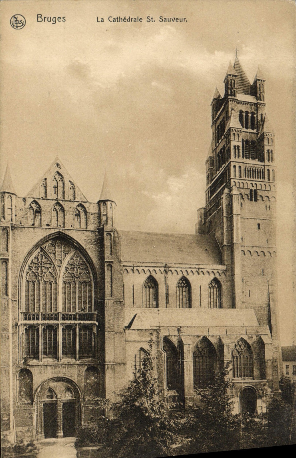 POSTAL Brujas de la VENDIMIA el ahorrador del St de la catedral