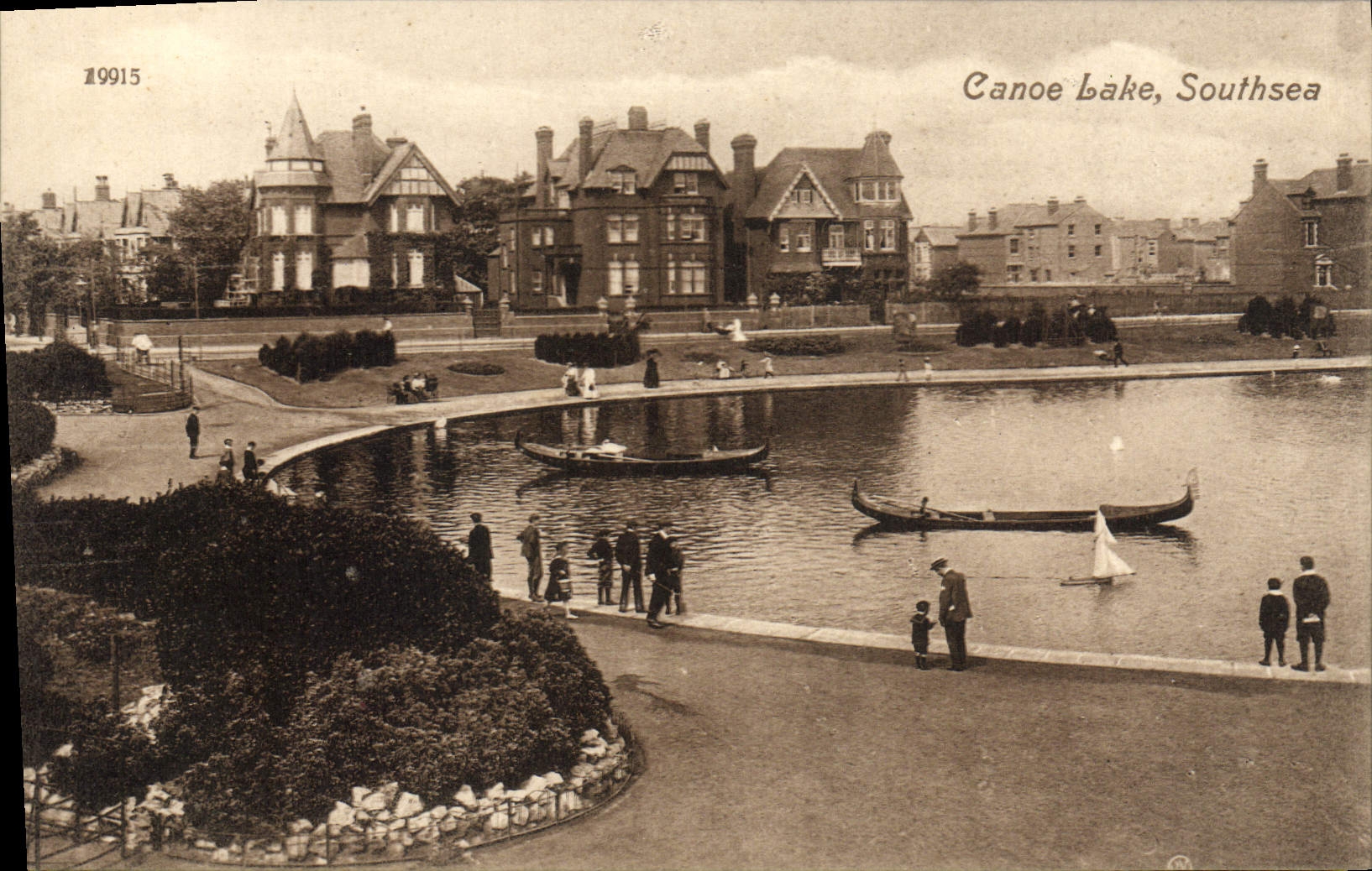 VINTAGE POSTCARD Canor Lake Southsea