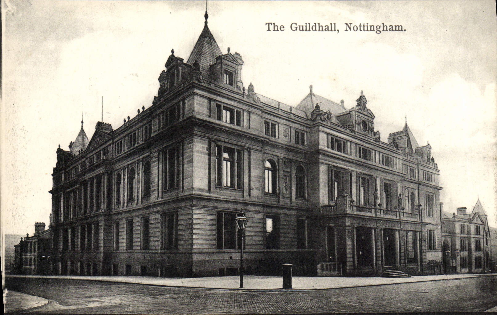 VINTAGE POSTCARD The Guildhall Nottingham