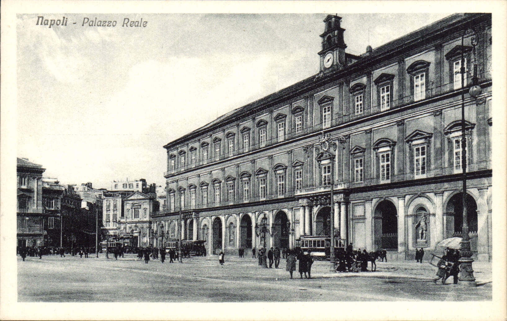 VINTAGE POSTCARD Napoli Palazzo Reale