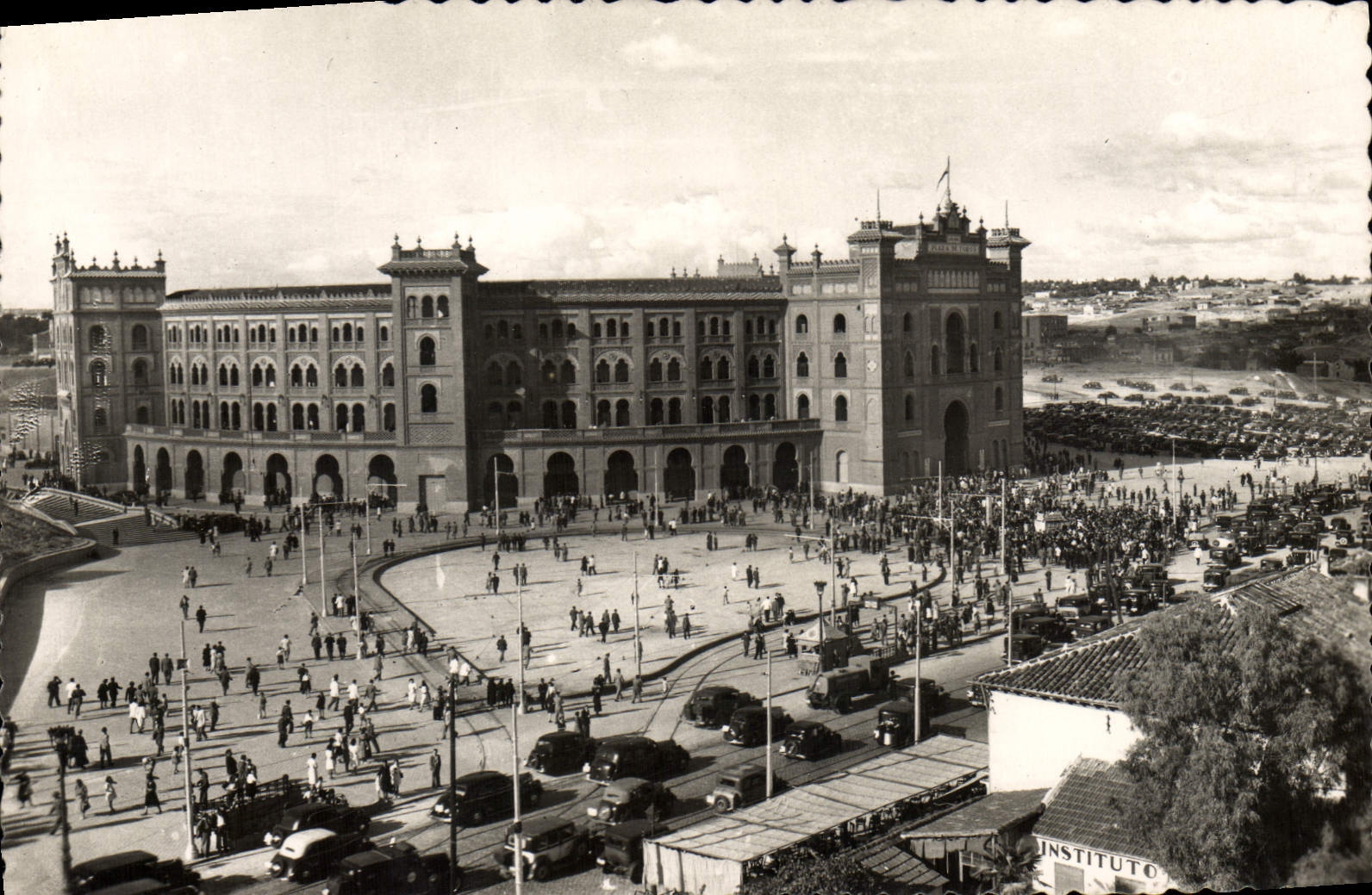VINTAGE POSTCARD Madrid Plaza De Toros Monumental