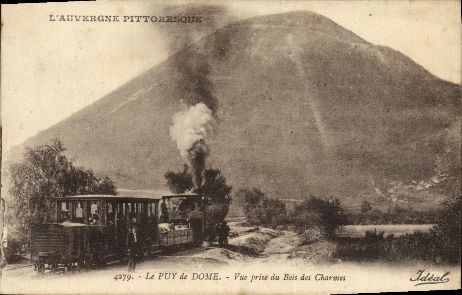 CPA L'Auvergne Pittoresque Le Puy De Dome Vue Prise Du Bois Des Charmes Train