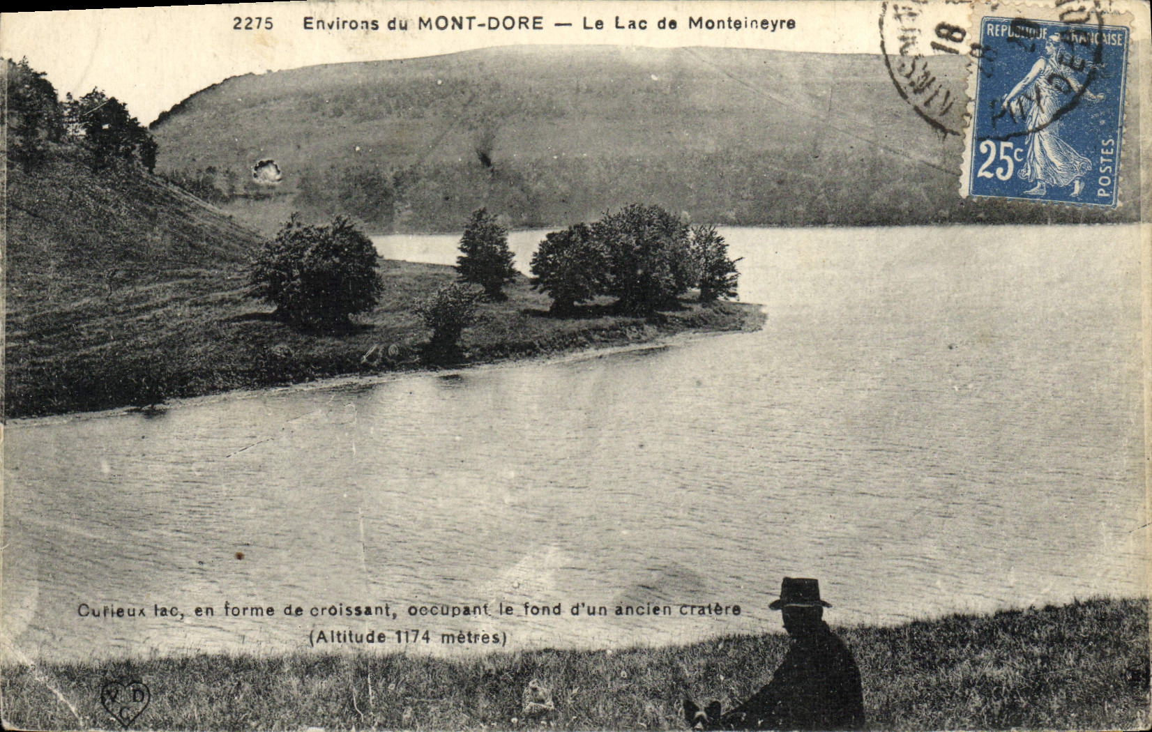 CPA Environs Du Mont Dore Le Lac De Monteineyre