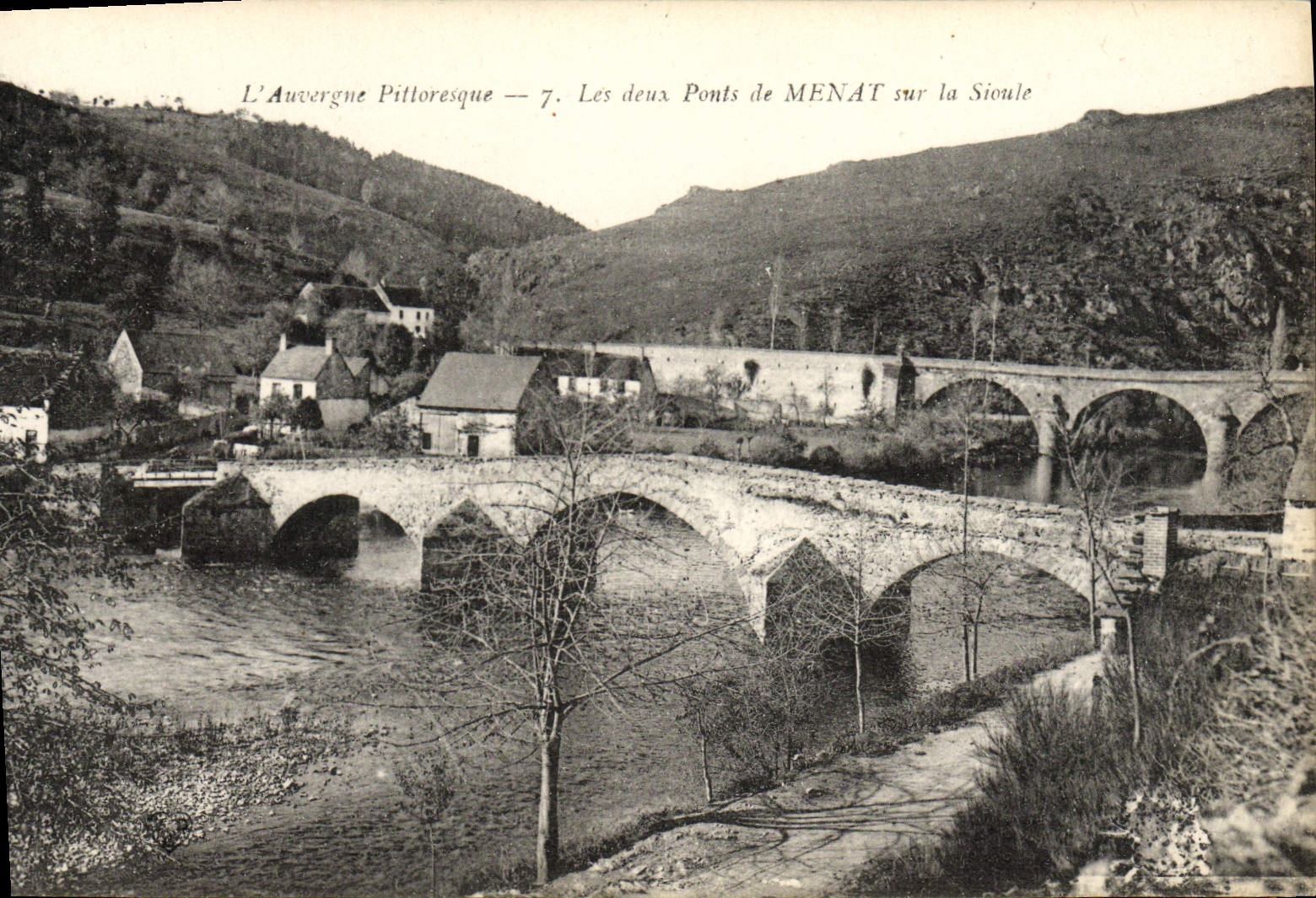 CPA L'Auvergne Pittoresque Les Deux De Menat Sur La Sioule
