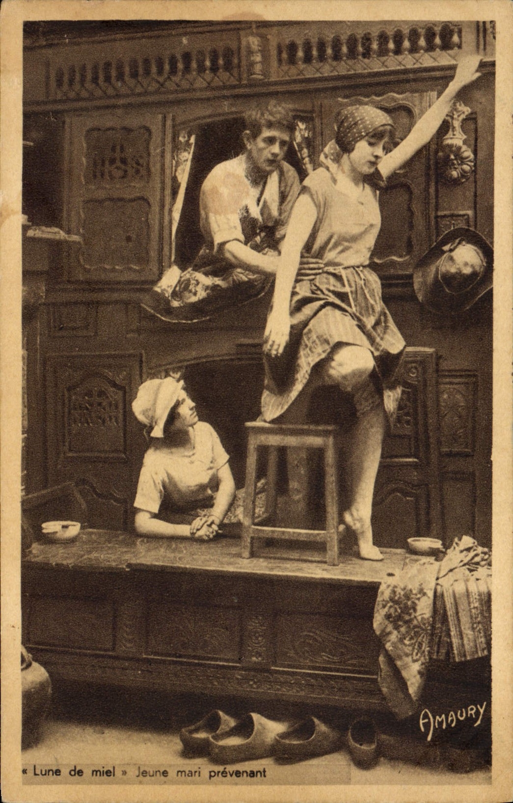 CPA Jeune Mari Prevenant Lune de Miel Folklore