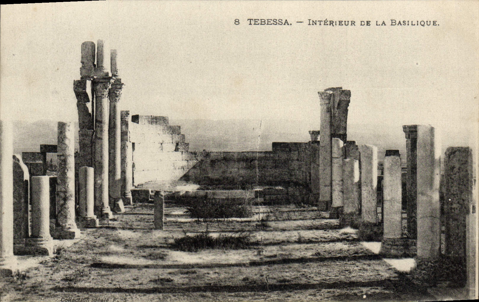 CPA Tebessa Interieur De La Basilique