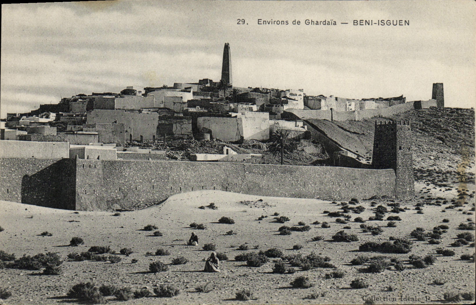 VINTAGE POSTCARD Surroundings of Ghardaia Blessed Isguen