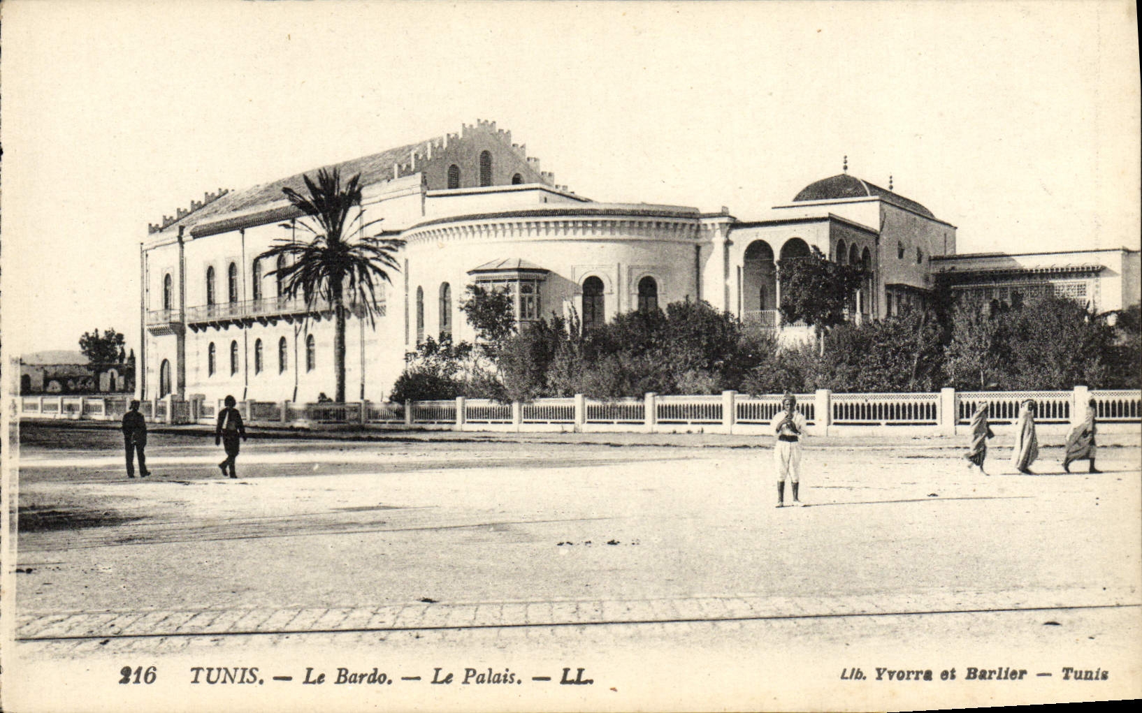 VINTAGE POSTCARD Tunis Bardo the Palate