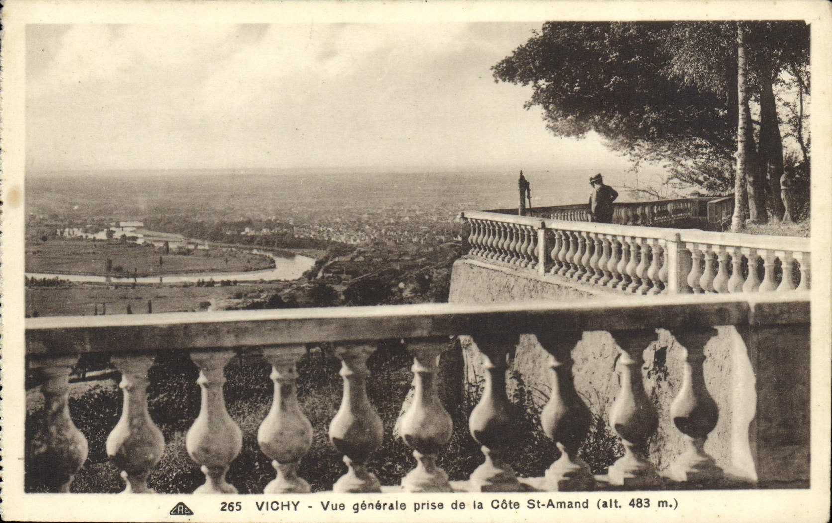 CPA Vichy Vue Generale Prise De La Cote St Amand