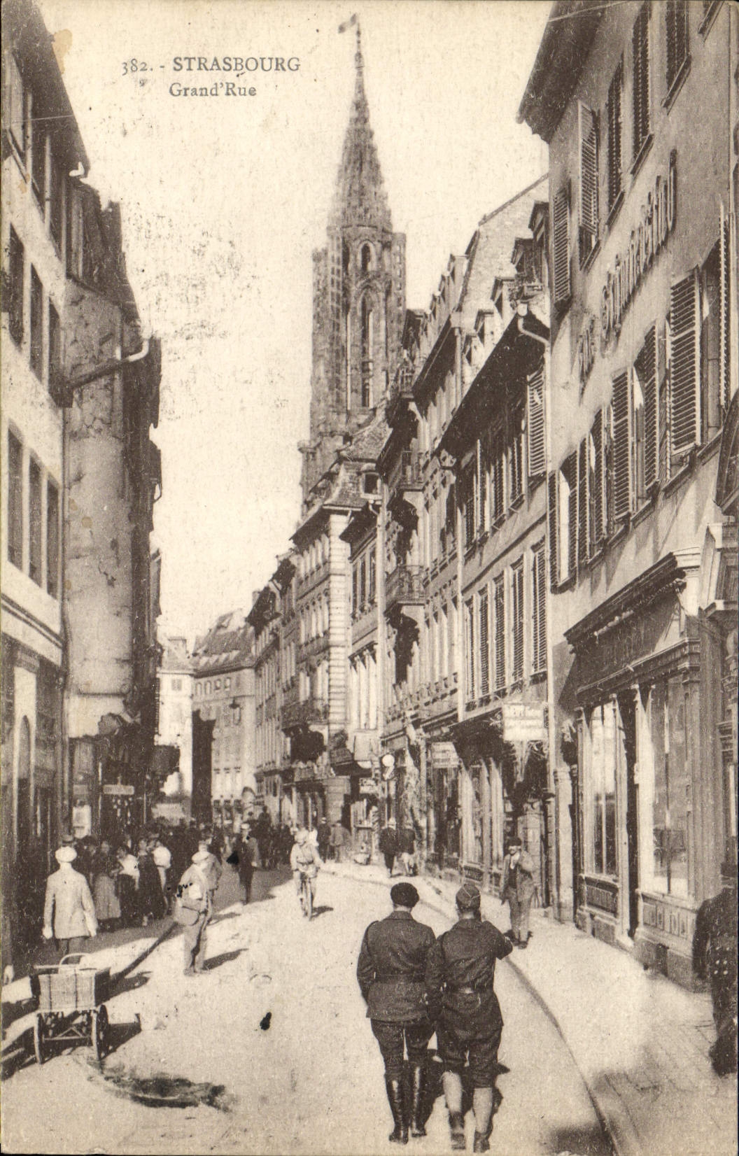 Soldados de Estrasburgo Militaria de la calle principal de la POSTAL de la VENDIMIA