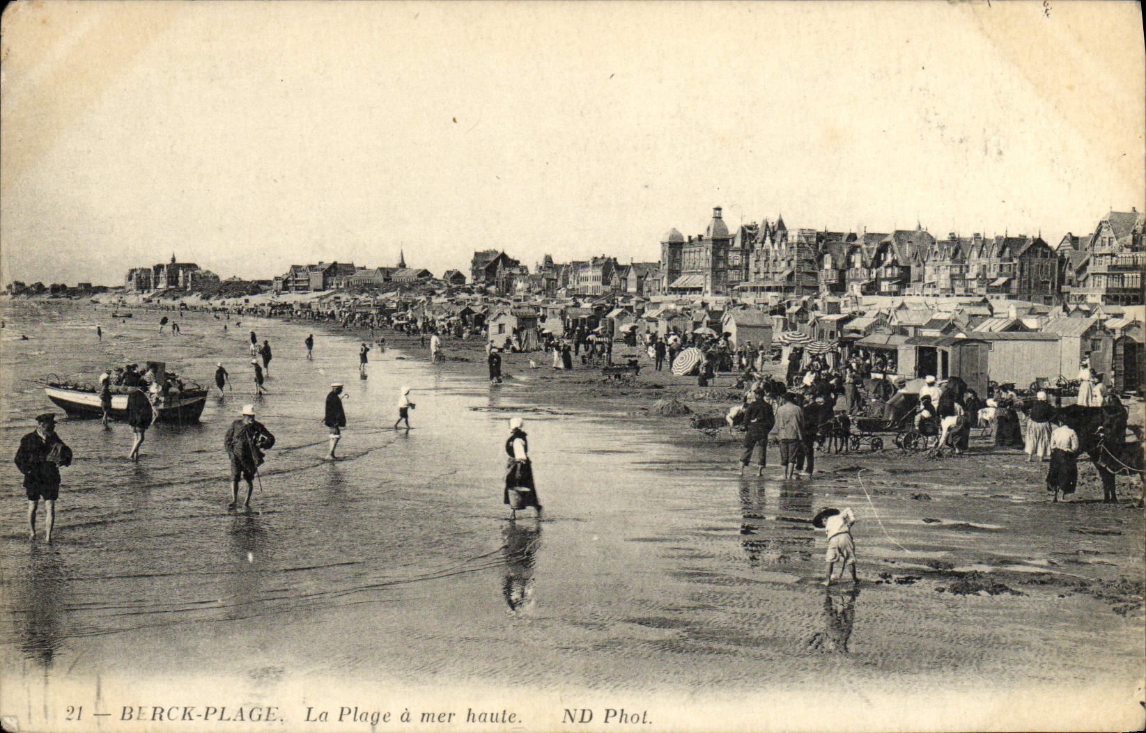 VINTAGE POSTCARD Berck Plage the Place has High Sea