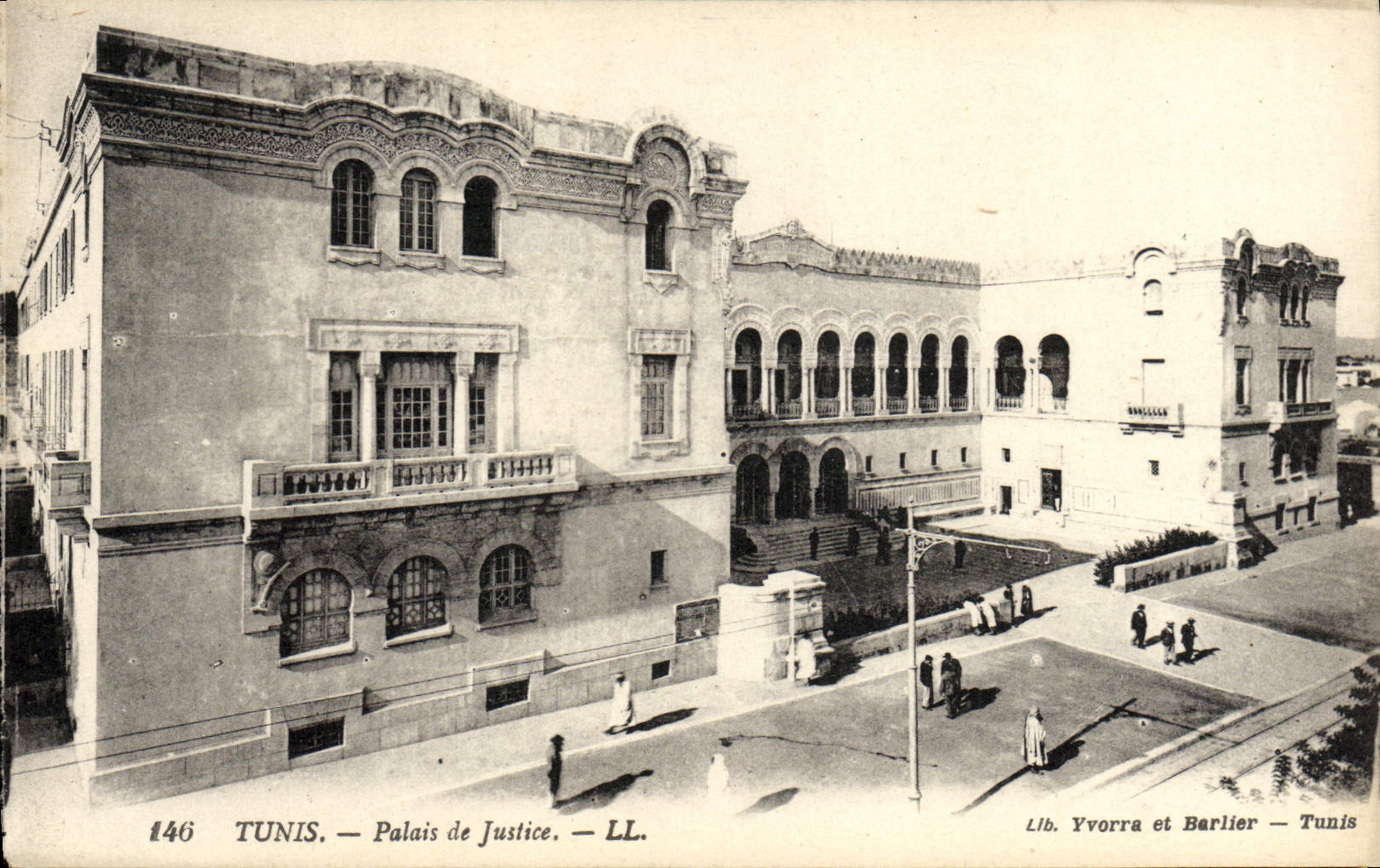 VINTAGE POSTCARD Tunis Law courts