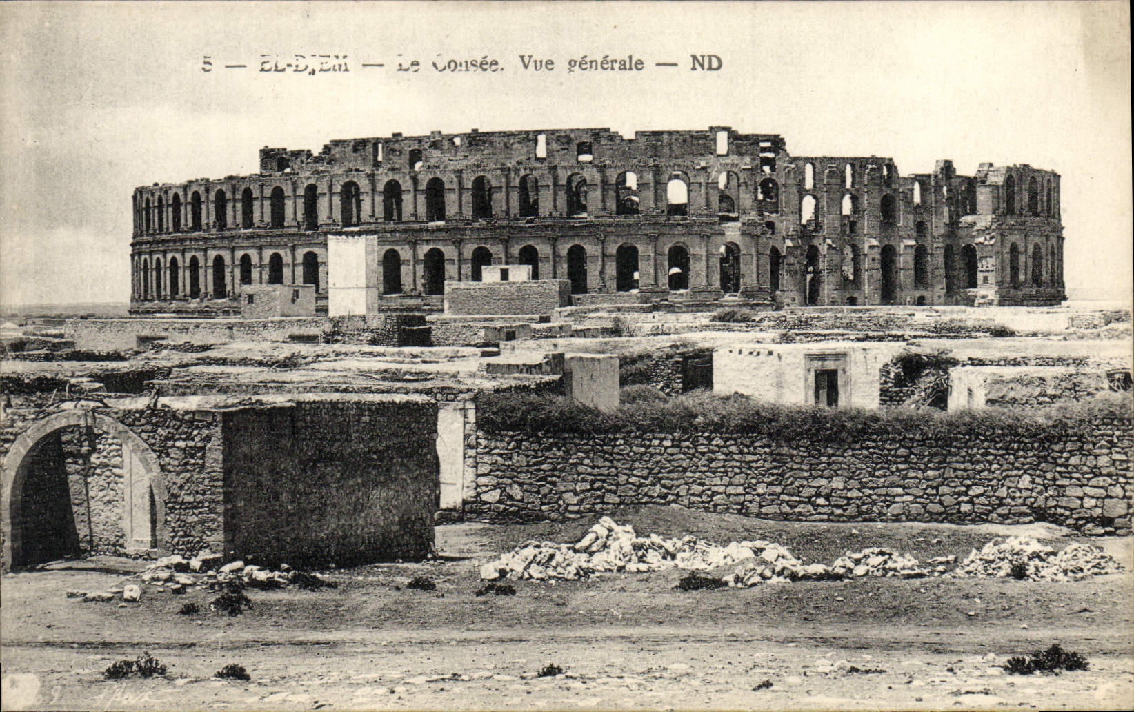 VINTAGE POSTCARD El Djem Cousee View