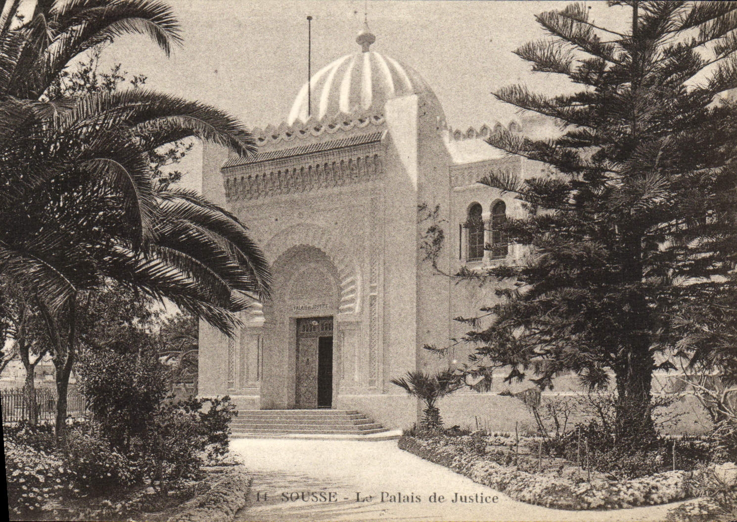 VINTAGE POSTCARD Sousse Law courts