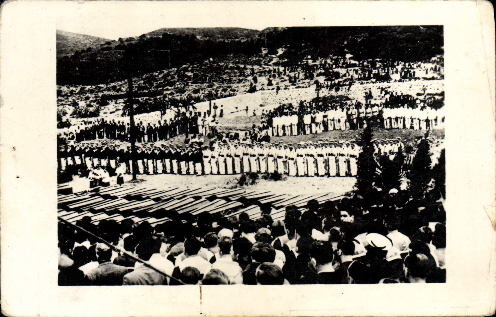 CARTE PHOTO Le cimetiere de Mers el Kebir Victimes de Juillet 1940 Militaria
