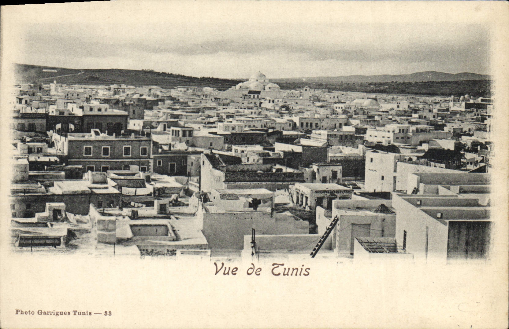 VINTAGE POSTCARD Seen Of Tunis