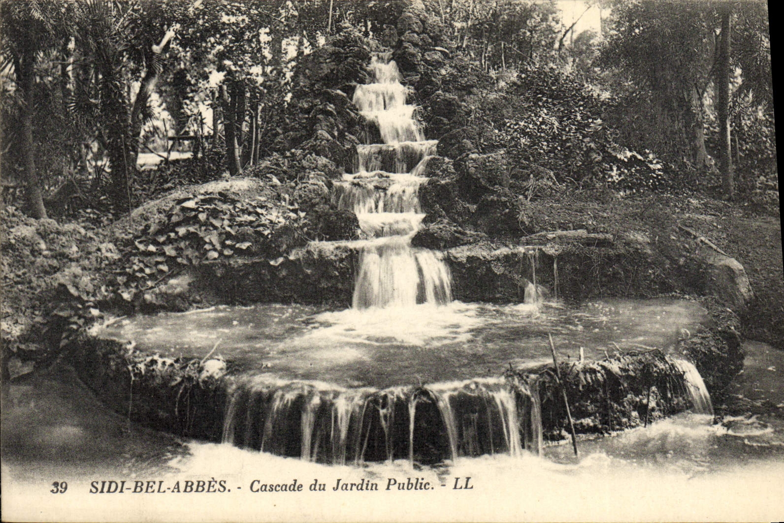 VINTAGE POSTCARD Sidi Bel Abbès Cascades Of the Public garden