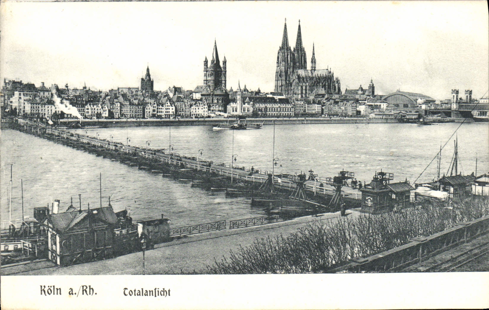 VINTAGE POSTCARD Koln has Rh Totalansicht