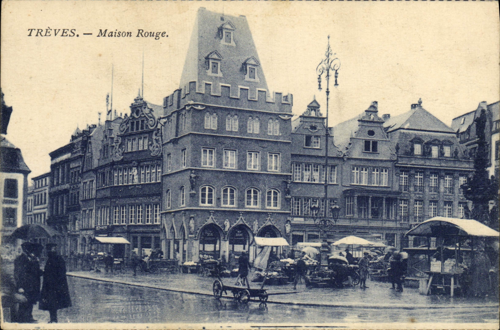 CPA Treves Maison Rouge