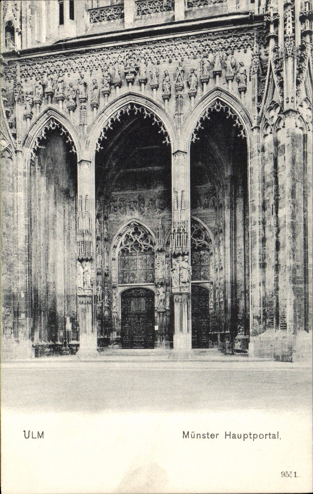 VINTAGE POSTCARD Ulm Munster Hauptportal