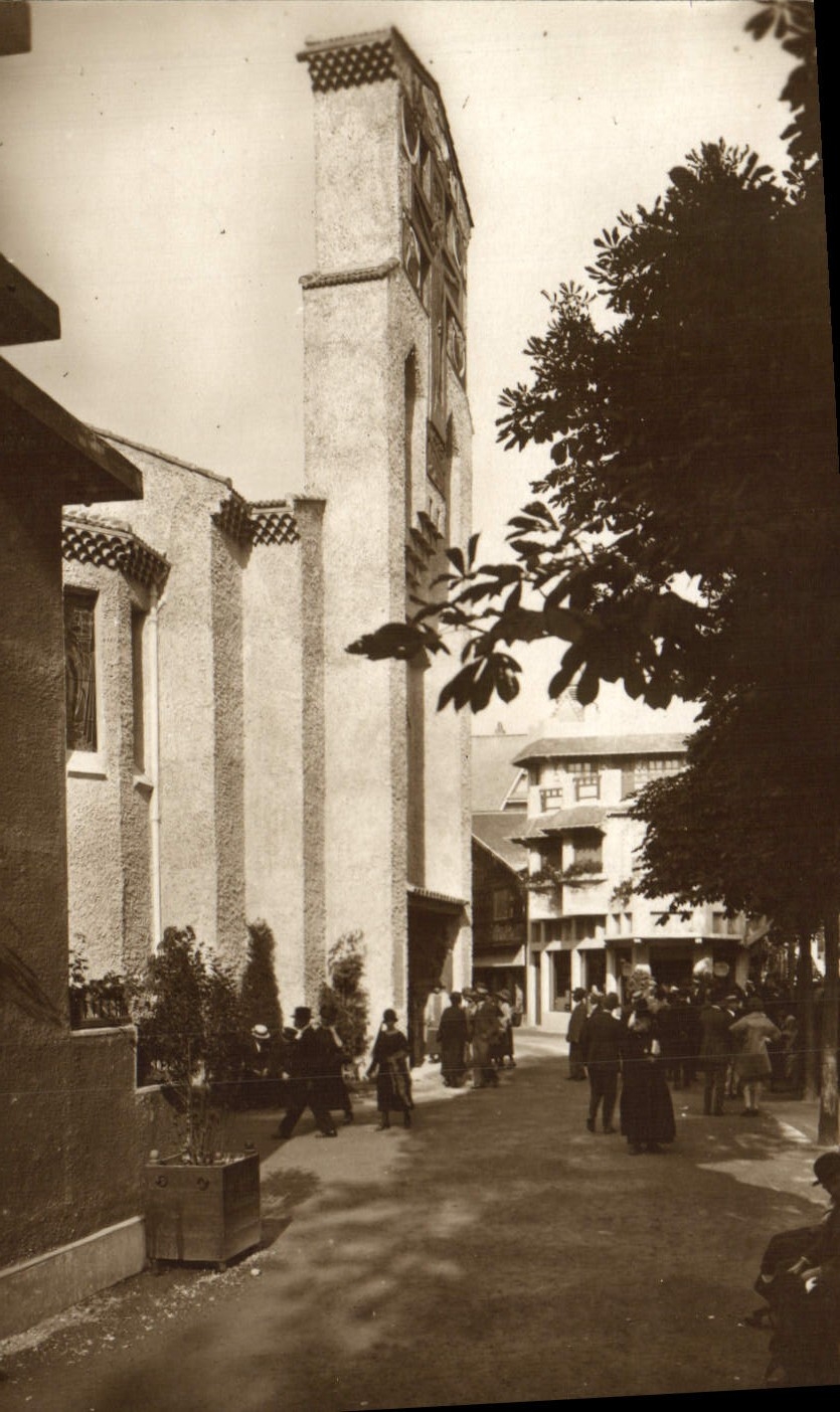 CPA Paris Exposition des Arts Decoratifs Un coin du village francais