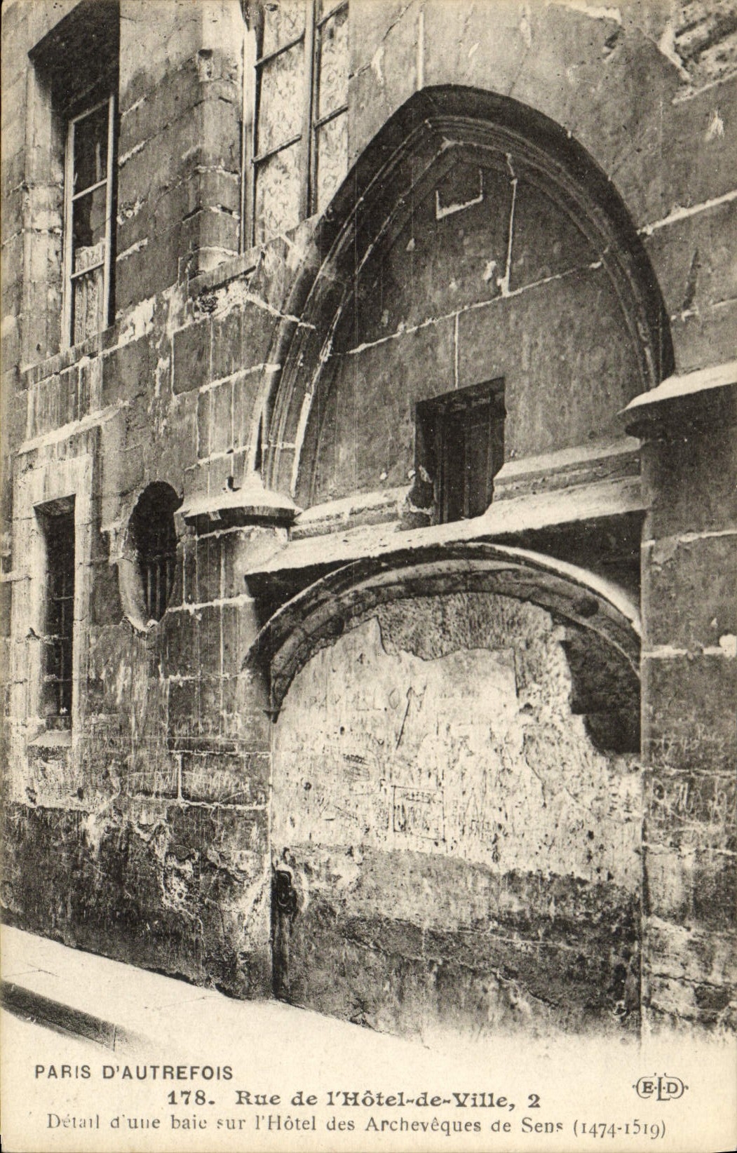 CPA Paris D'Autrefois Rue De l'Hotel De Ville Detail D'Une Baie Sur l'Hotel Des Archeveques De Sens