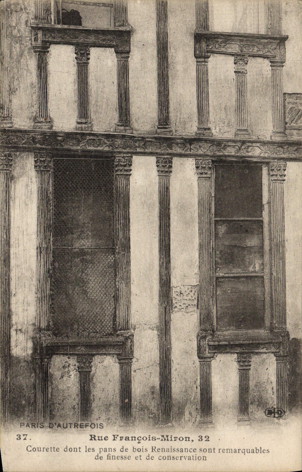 CPA Paris D'Autrefois Rue Francois Miron Courette Dont Les Pans De Bois Renaissance Sont Remarquables 