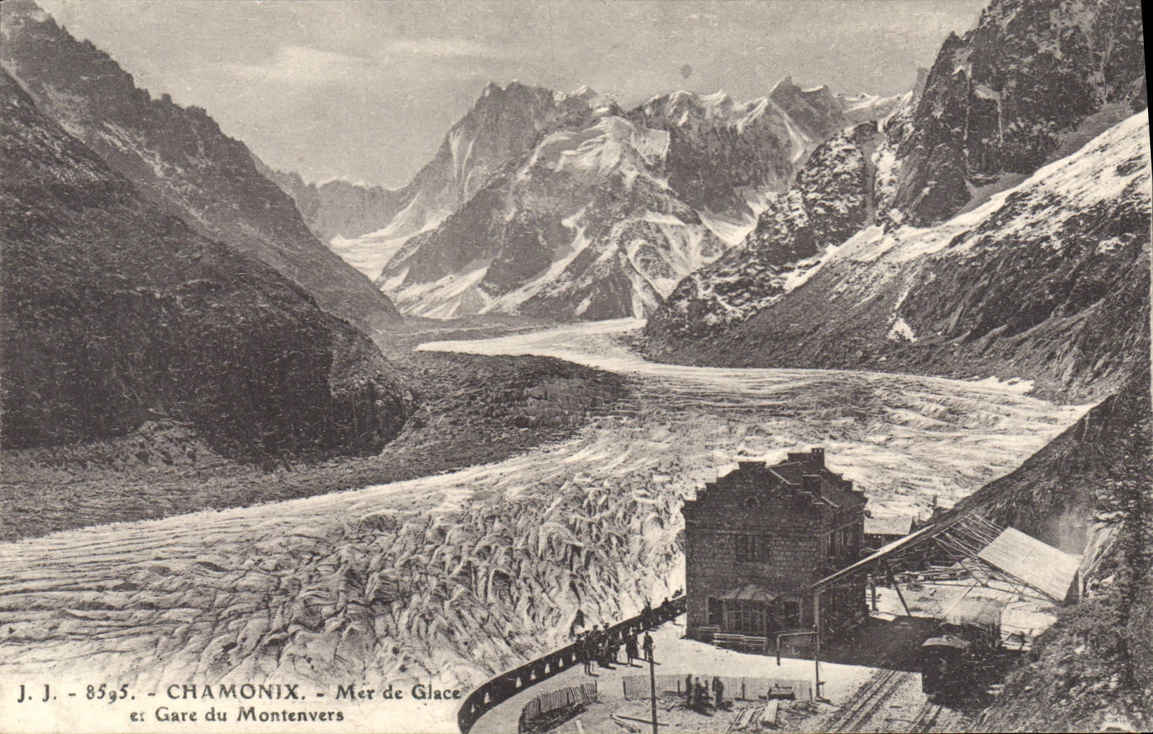 Mar de Chamonix de la POSTAL de la VENDIMIA del hielo y estación del tren de Montenvers