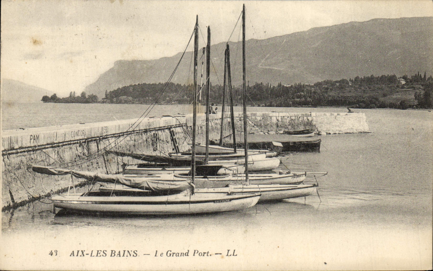 CPA Aix Les Bains Le Grand Port Bateaux