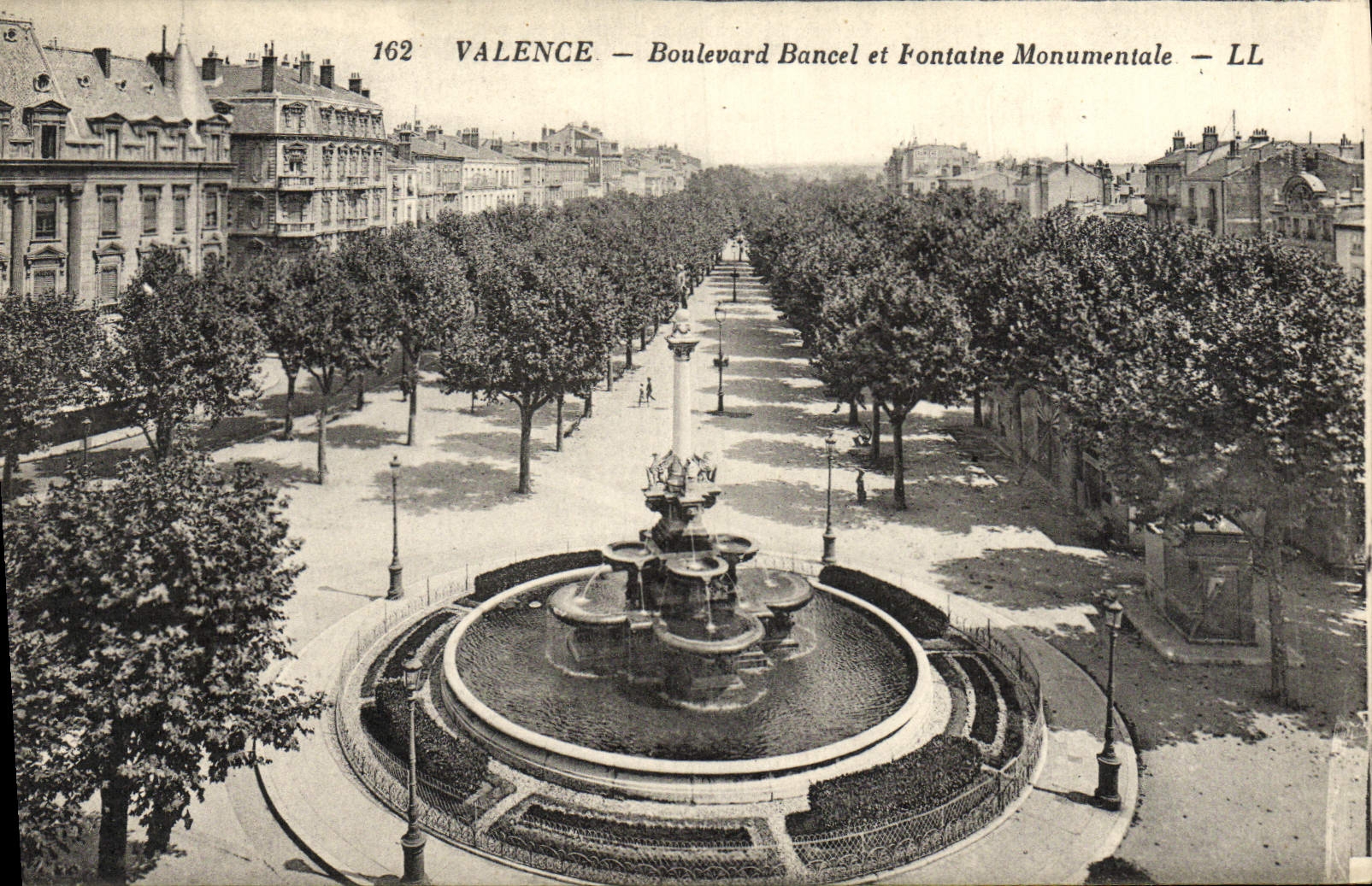 Bulevar Bancel y Fontaine monumental de la valencia de la POSTAL de la VENDIMIA
