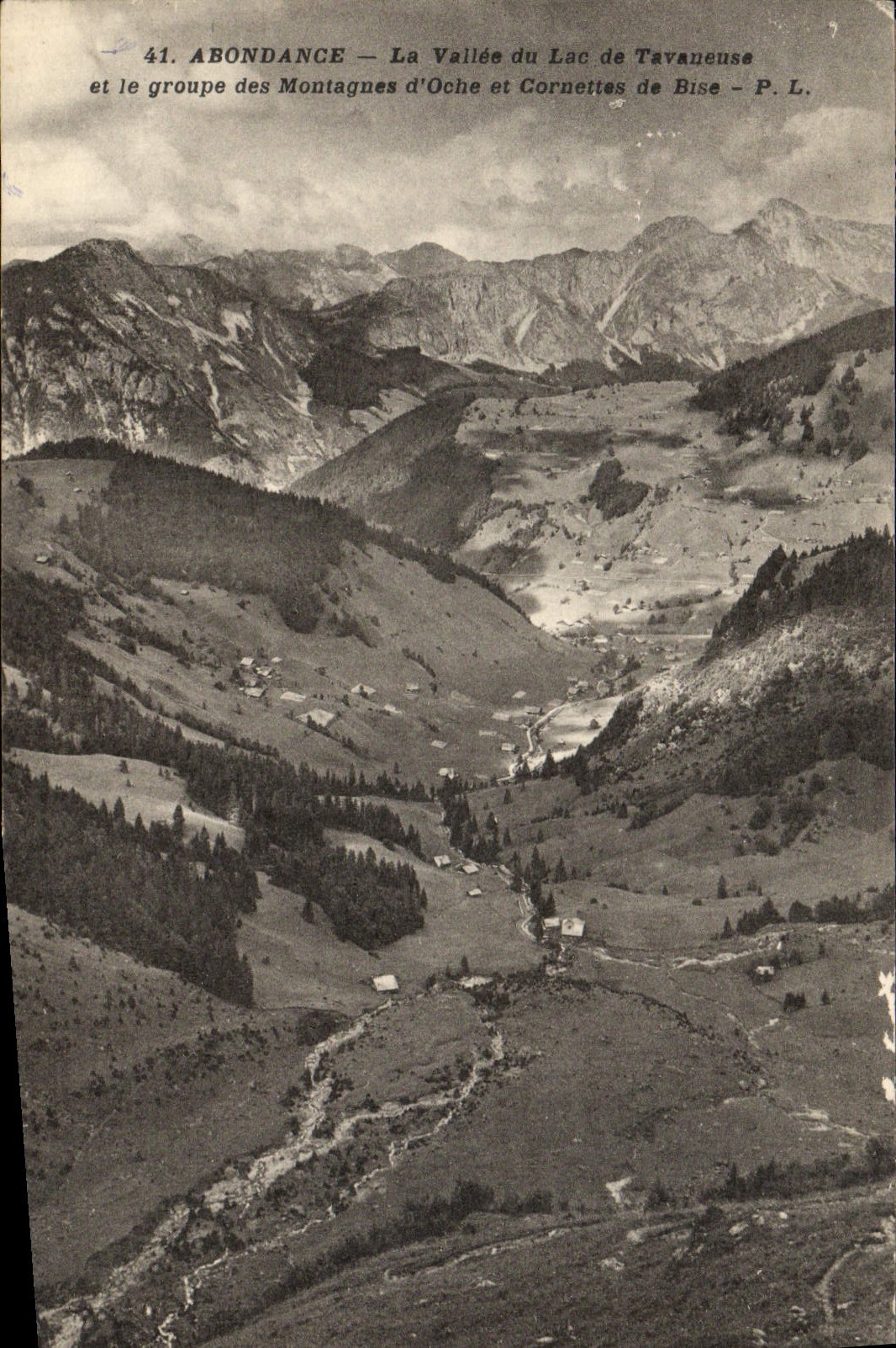 Abundancia de la POSTAL de la VENDIMIA el valle del lago De Tavaneuse y el grupo de las montañas de Oche y de cucuruchos del viento del norte