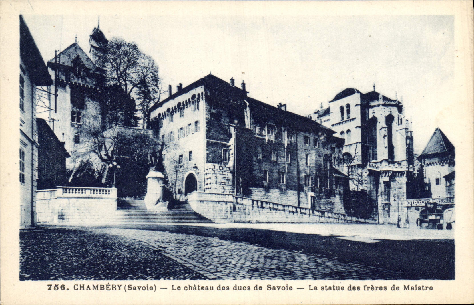 CPA Chambery Le Chateau des Ducs de Savoie La statue des freres de Maistre