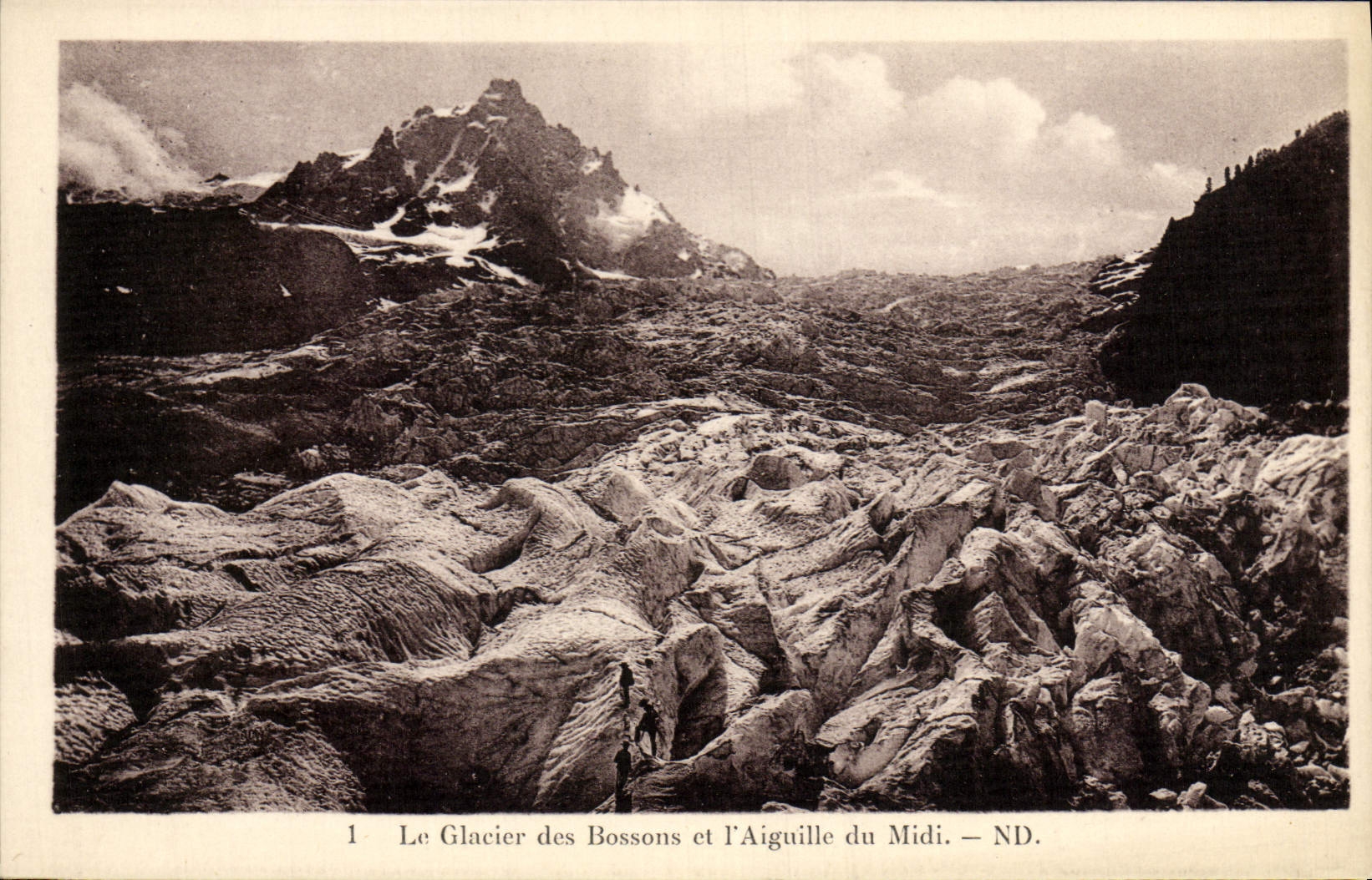CPA Le glacier des Bossons et l'aiguille du Midi