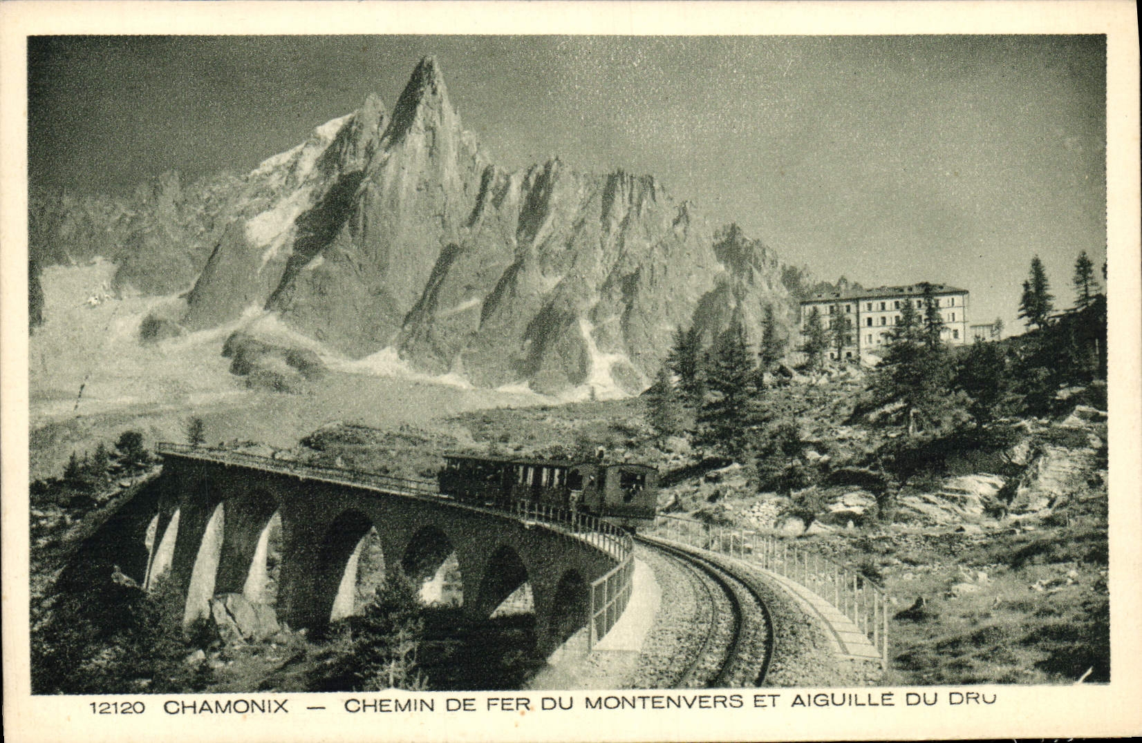 CPA Chamonix Chemin De Fer DU Montenvers Et Aiguille Du dru