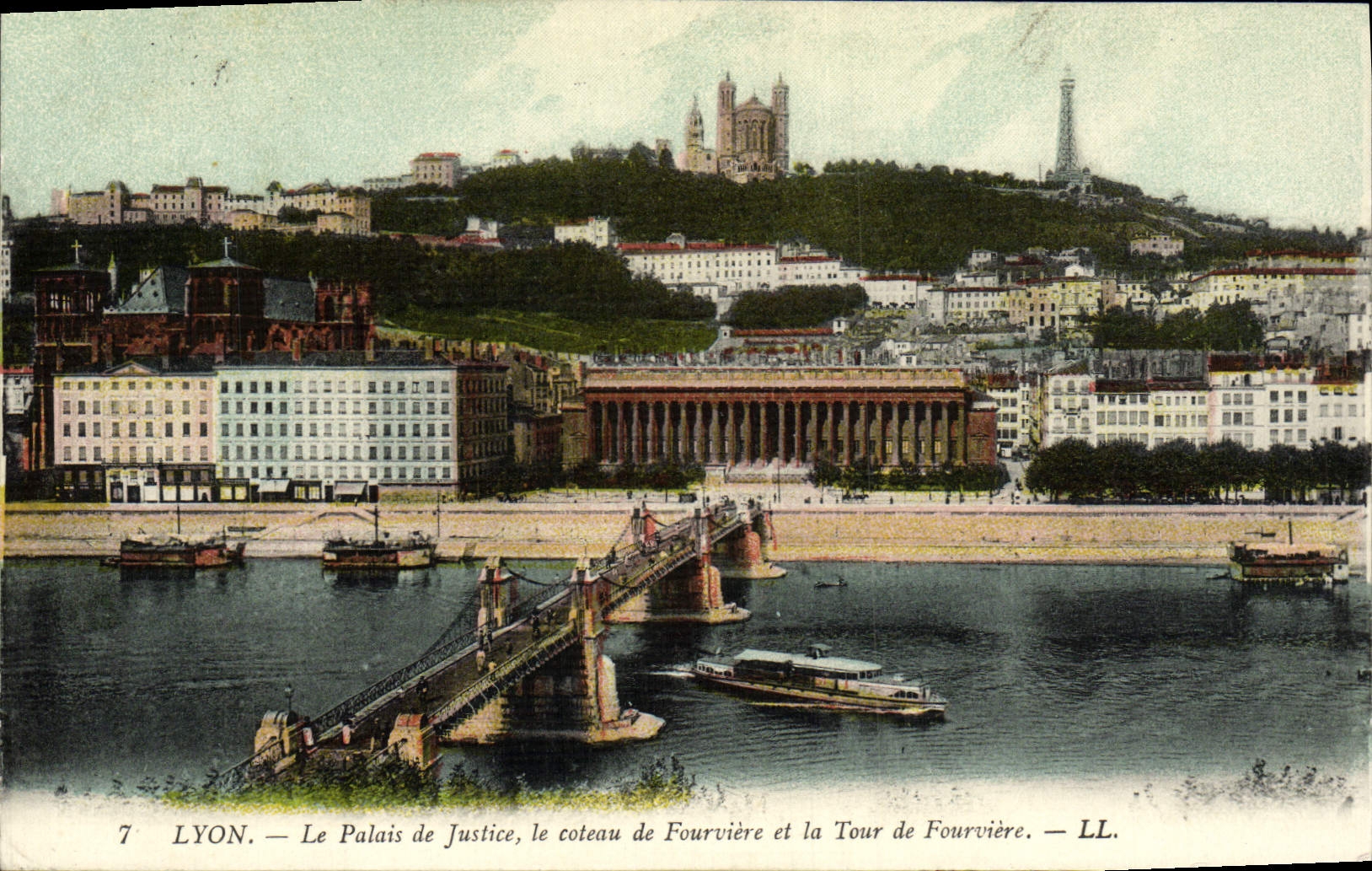 Cortes de ley de Lyon de la POSTAL de la VENDIMIA la cuesta de Fourviere y la torre de Fourviere