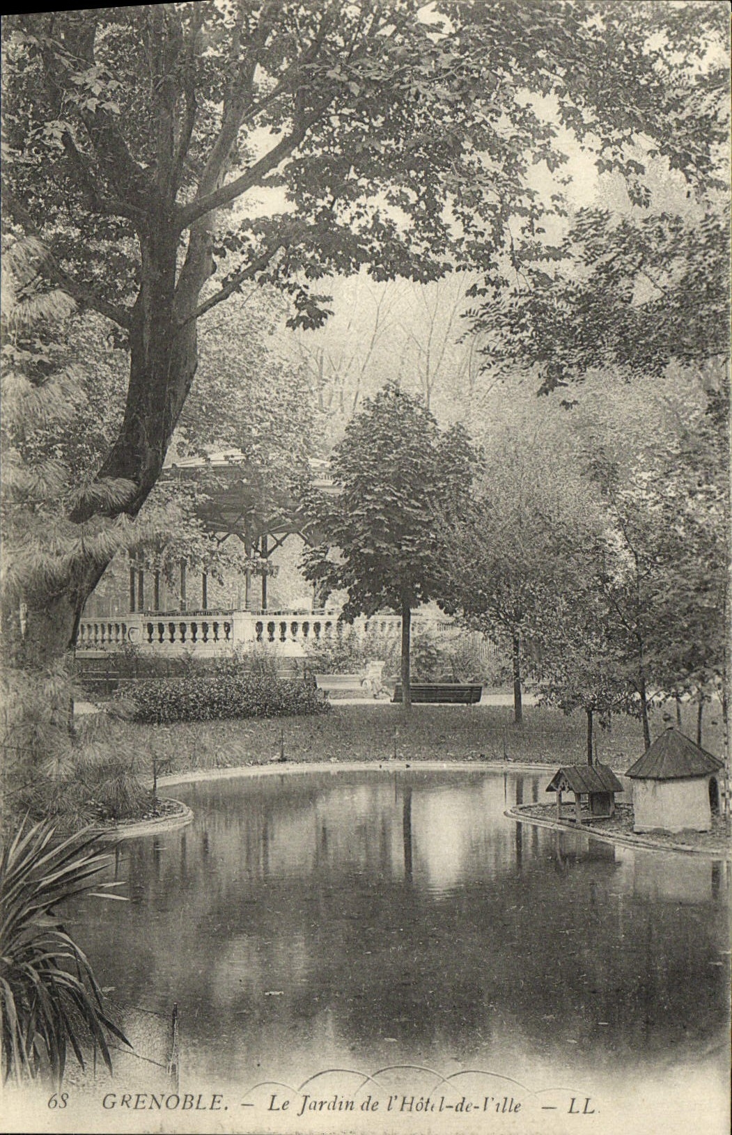 CPA Grenoble Le Jardin de l'Hotel de Lille