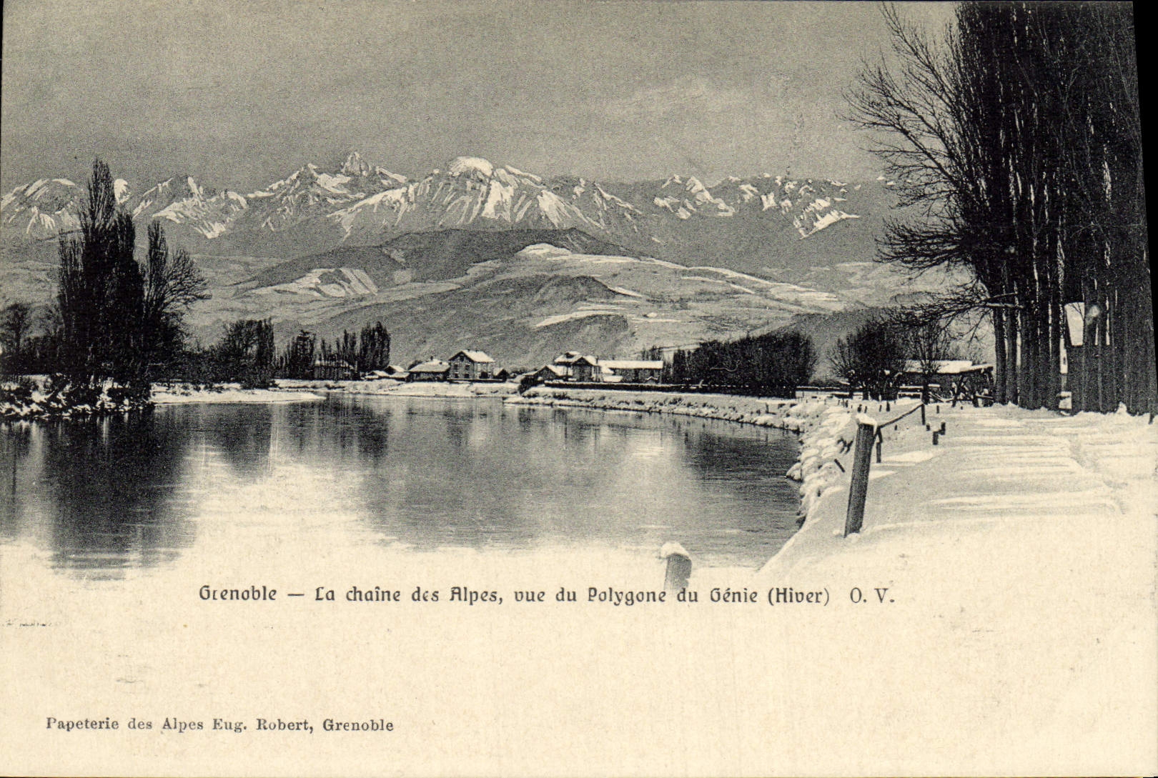 CPA Grenoble La chaine des Alpes vue du Polygone du Genie Hiver